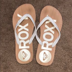 Roxy flip flops